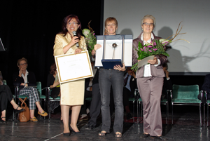 foto premio gabanelli con sindaco e draghetti